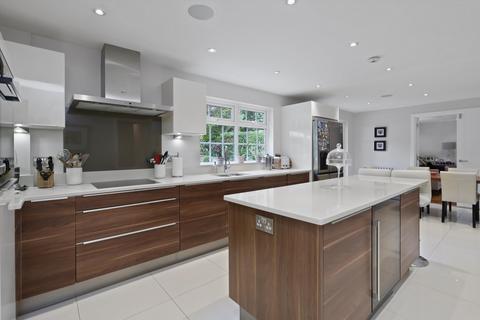 5 bedroom detached house to rent, Burleigh Park, Cobham, Surrey, KT11