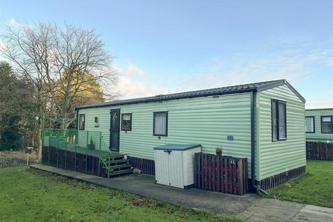 2 bedroom chalet for sale, Straight Lane, Addingham