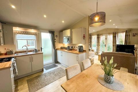 2 bedroom chalet for sale, Straight Lane, Addingham