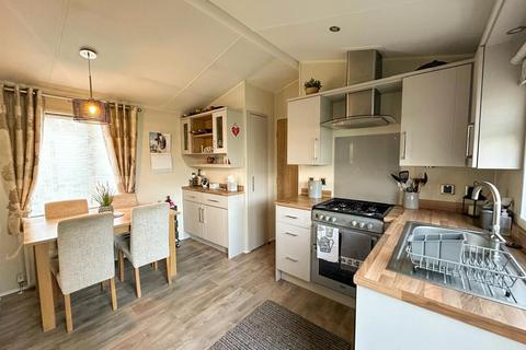 2 bedroom chalet for sale, Straight Lane, Addingham