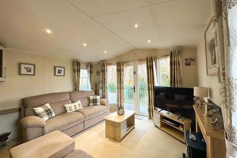 2 bedroom chalet for sale, Straight Lane, Addingham