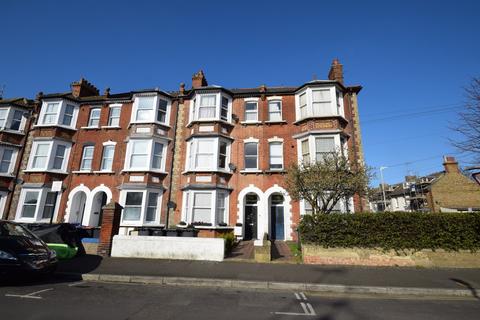 Studio to rent, Victoria Park, Herne Bay, CT6