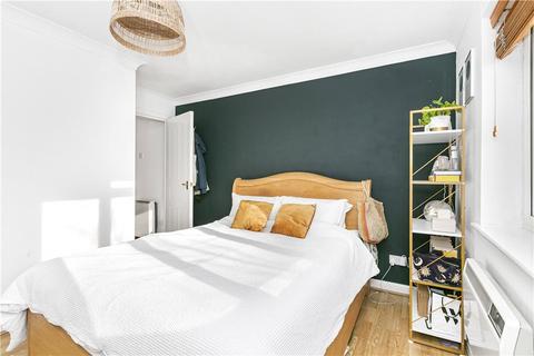 77 Varsity Drive, Twickenham, TW1 1AH