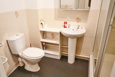 1 bedroom ground floor flat for sale, Coulsdon Road,Coulsdon,CR5 1EA