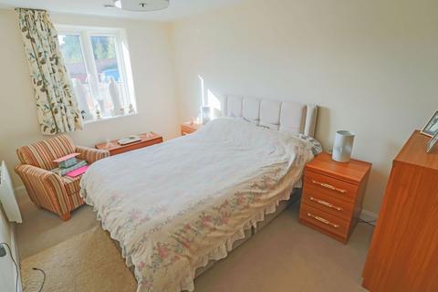 1 bedroom apartment for sale, Outwood Lane,Chipstead,Coulsdon,CR5 3LU