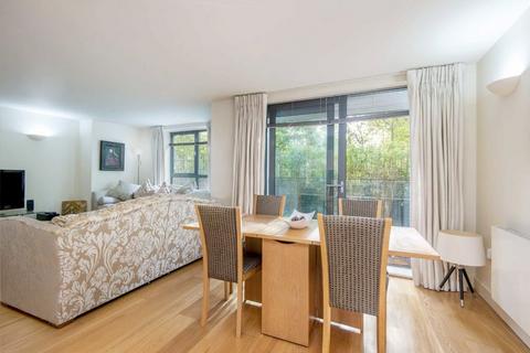 2 bedroom flat for sale, Gifford Street, London N1