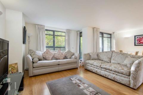 2 bedroom flat for sale, Gifford Street, London N1