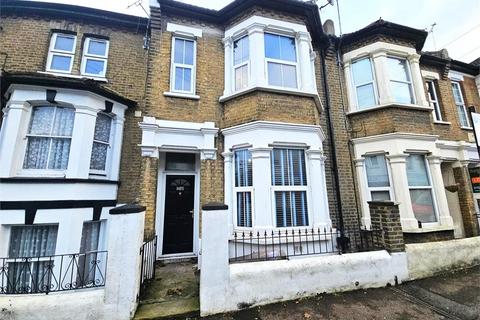 4 bedroom terraced house to rent, Queens Road, Southend , Southend ,