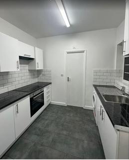 2 bedroom flat to rent, Roe Lane, London NW9