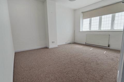 93 Mead Way, Coulsdon, CR5 1PQ