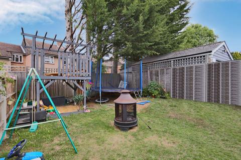 7 June Close, Coulsdon, CR5 2QR