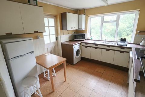 32 Hermitage Road, Kenley, CR8 5EB