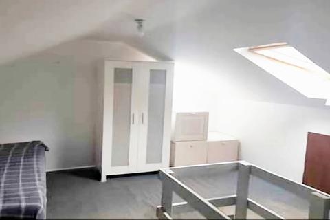 Flat to rent, Pavilion Way, HA8 9YA