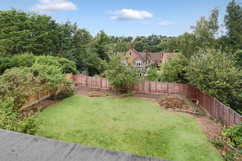 38 Fairdene Road, Coulsdon, CR5 1RB
