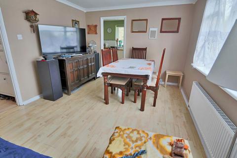 10 Goodenough Way, Coulsdon, CR5 1DY