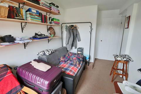 10 Goodenough Way, Coulsdon, CR5 1DY