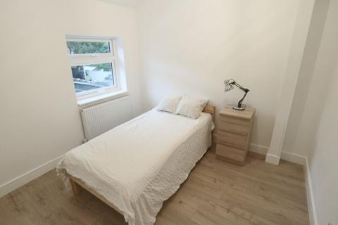 89 Godstone Road, Whyteleafe, CR3 0EJ