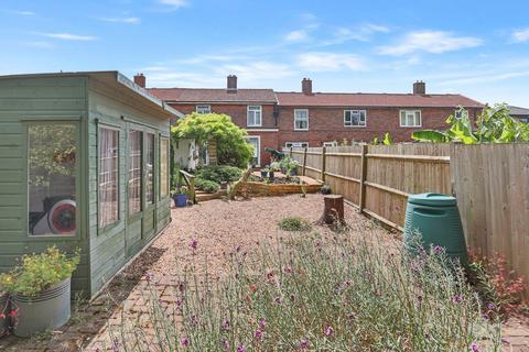 88 Ellis Road, Coulsdon, CR5 1BZ