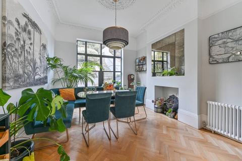 12 High View Road, London, SE19 3SS