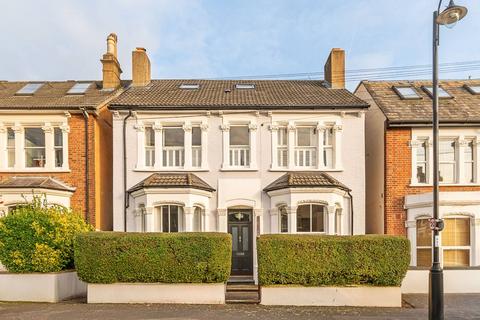 12 High View Road, London, SE19 3SS