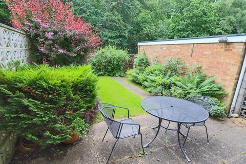 25 Old Fox Close, Caterham, CR3 5QU