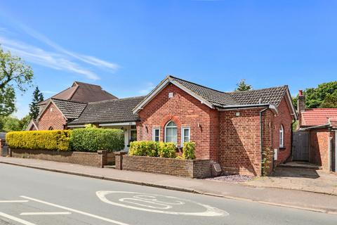 220 Coulsdon Road, Coulsdon, CR5 2LF