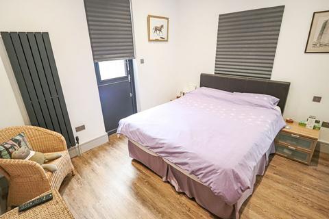 220 Coulsdon Road, Coulsdon, CR5 2LF