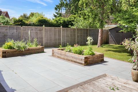 220 Coulsdon Road, Coulsdon, CR5 2LF