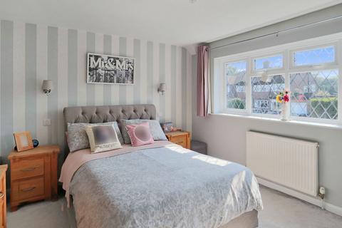 36 Carew Close, Coulsdon, CR5 1QS