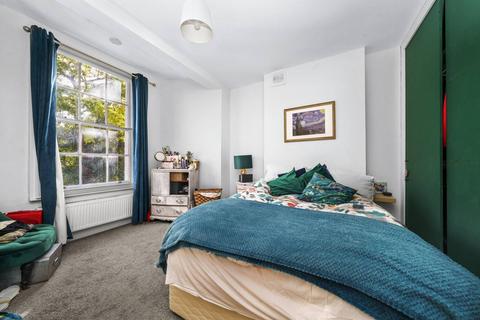 2 bedroom flat to rent, Clapham Road, Oval, London, SW9