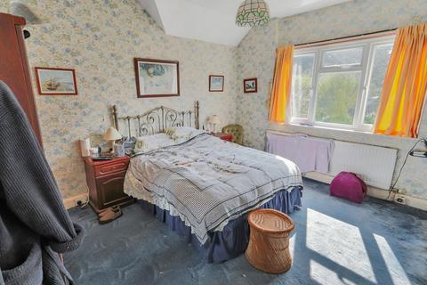 14 Bencombe Road, Purley, CR8 4DQ
