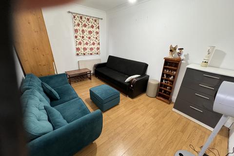 2 bedroom maisonette to rent, Clare Road, HOUNSLOW, Greater London, TW4