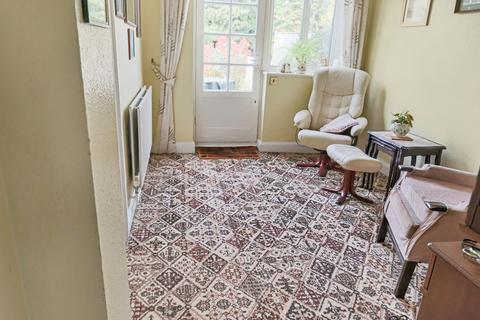 35 Carew Close, Coulsdon, CR5 1QS