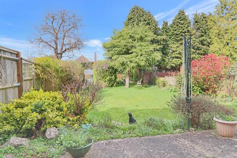35 Carew Close, Coulsdon, CR5 1QS