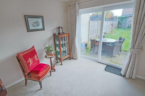 22 Waddington Avenue, Coulsdon, CR5 1QE