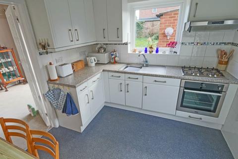22 Waddington Avenue, Coulsdon, CR5 1QE