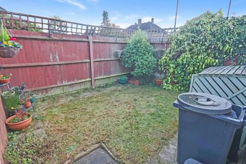 22 Waddington Avenue, Coulsdon, CR5 1QE