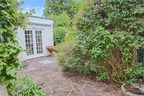 79 Chaldon Way, Coulsdon, CR5 1DL