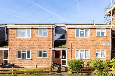 2 bedroom flat for sale, Uridge Crescent, Tonbridge TN10