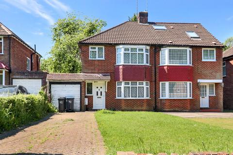 70 Caterham Drive, Coulsdon, CR5 1JH
