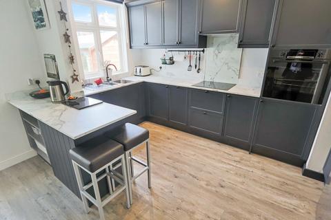 233 Coulsdon Road, Coulsdon, CR5 1EN