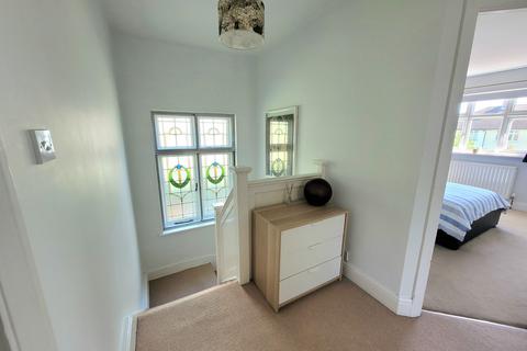 233 Coulsdon Road, Coulsdon, CR5 1EN