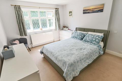 233 Coulsdon Road, Coulsdon, CR5 1EN