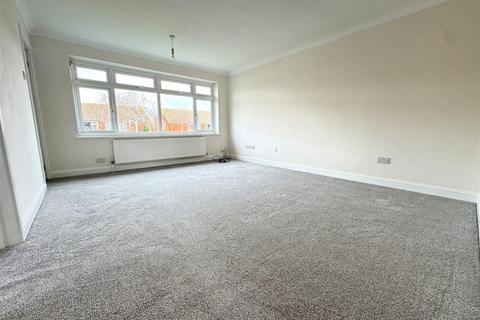 2 bedroom flat for sale, Ingram Avenue, Aylesbury HP21