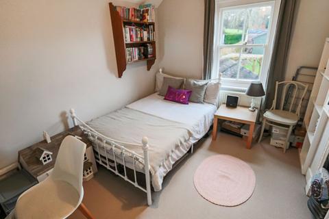 27 Highfield Road, Caterham, CR3 6QX