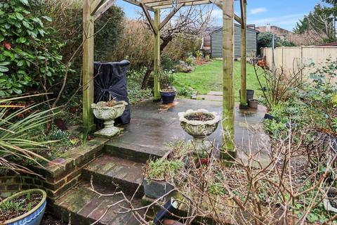 27 Highfield Road, Caterham, CR3 6QX