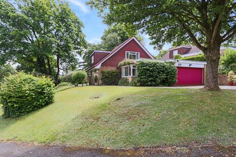 1 Highclere Close, Kenley, CR8 5JU
