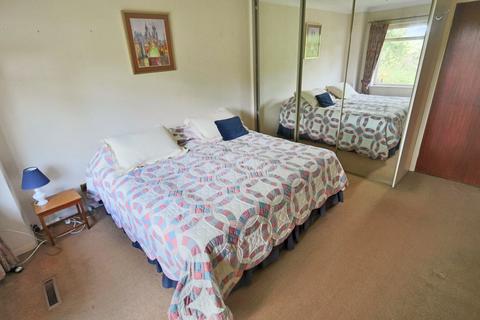 1 Highclere Close, Kenley, CR8 5JU