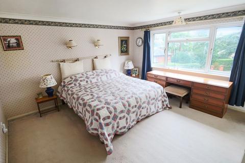 1 Highclere Close, Kenley, CR8 5JU