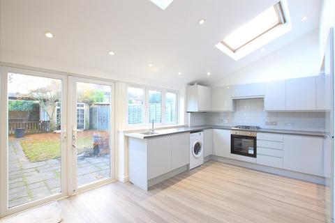 4 bedroom semi-detached house to rent, Tachbrook Road, Feltham TW14